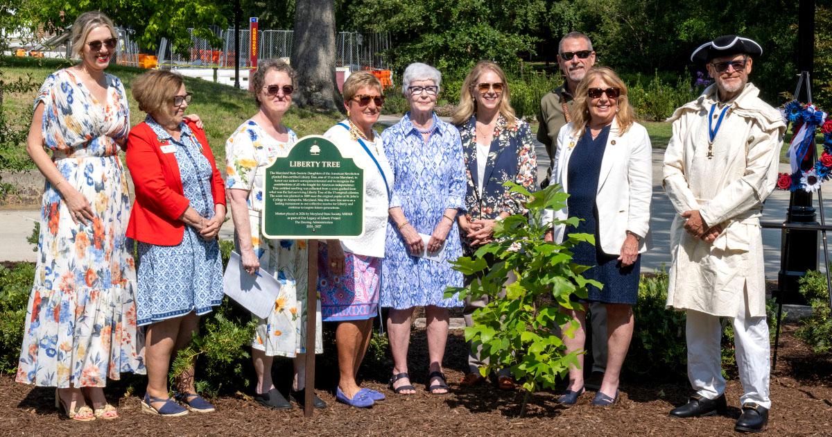 Daughters of the American Revolution Gift Liberty Tree to SU